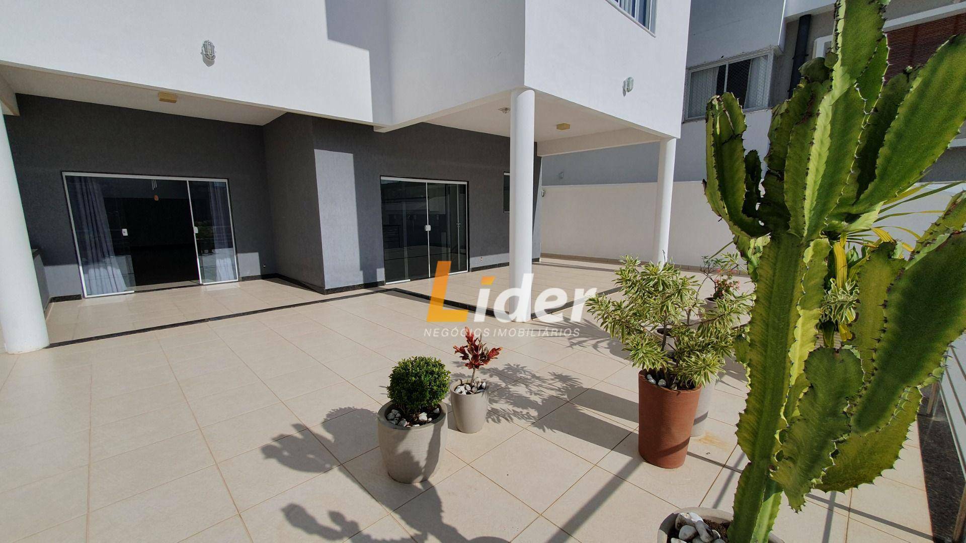Casa de Condomínio à venda com 5 quartos, 557m² - Foto 5