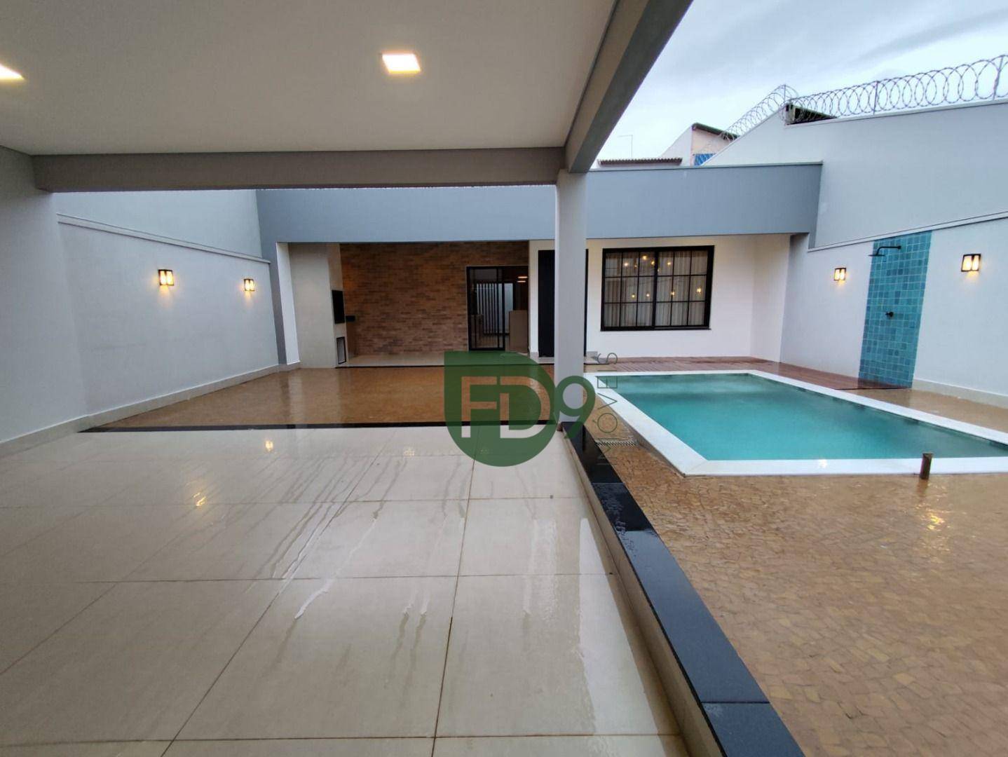 Casa à venda com 2 quartos, 165m² - Foto 1