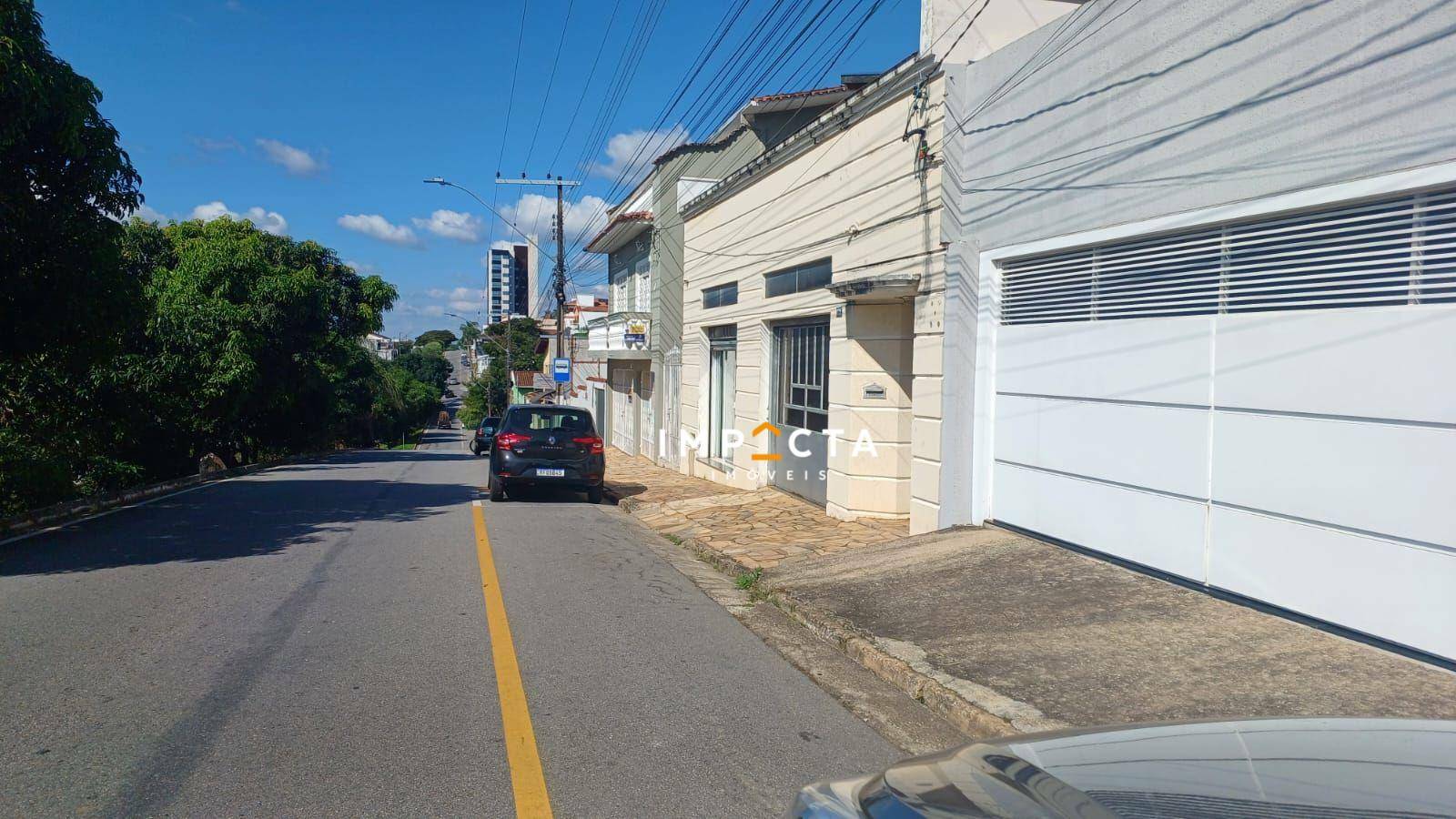 Casa à venda com 3 quartos, 197m² - Foto 2