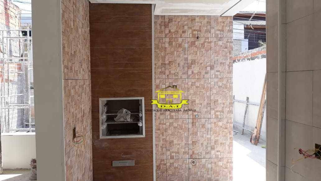 Casa à venda com 2 quartos, 74m² - Foto 1