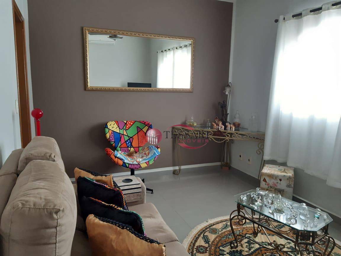 Casa à venda com 2 quartos, 160m² - Foto 1