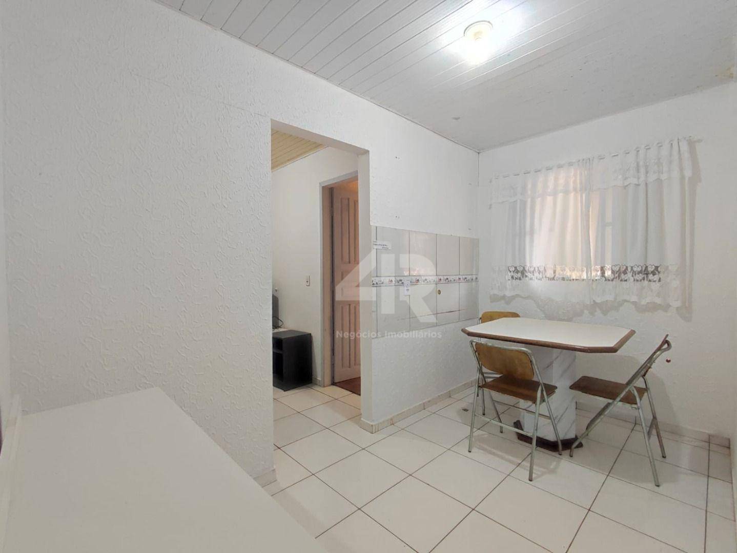 Casa à venda com 4 quartos, 150m² - Foto 4