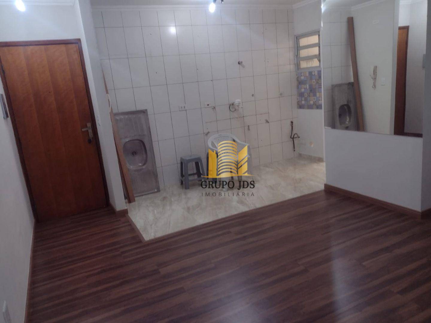 Apartamento à venda com 2 quartos, 58m² - Foto 2