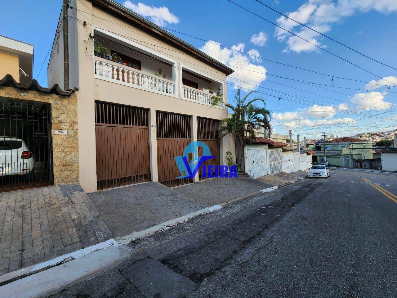 Casa à venda com 4 quartos, 250m² - Foto 2