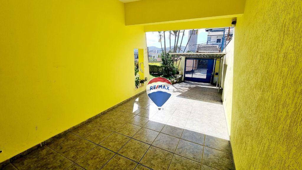 Casa à venda com 3 quartos, 256m² - Foto 3