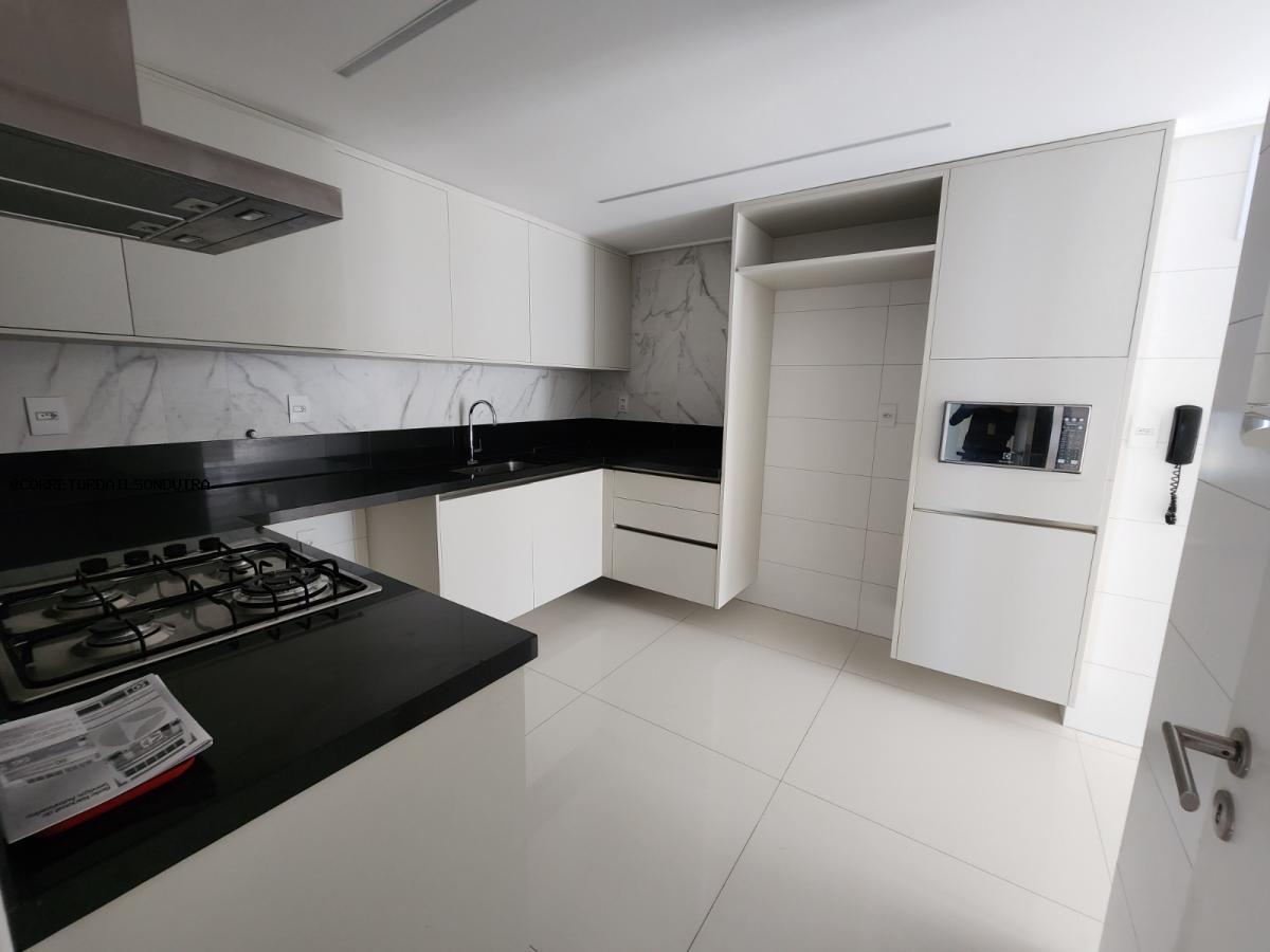 Cobertura à venda com 3 quartos, 322m² - Foto 4