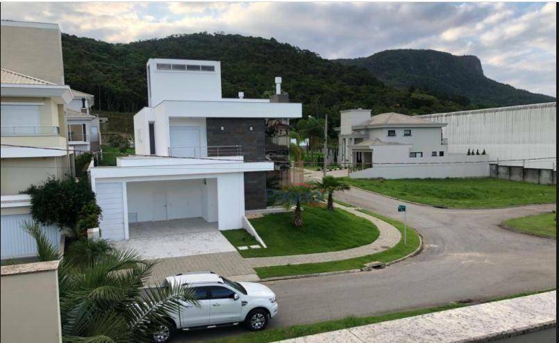 Casa de Condomínio à venda com 4 quartos, 300m² - Foto 3