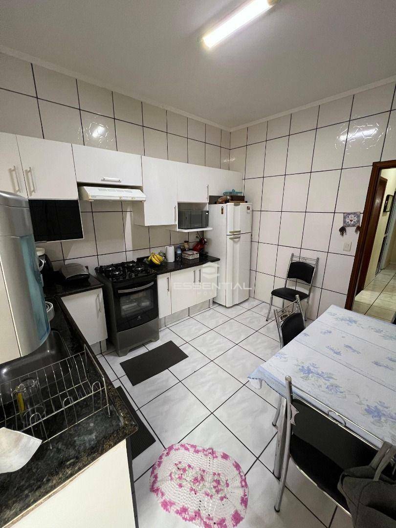 Casa à venda com 2 quartos, 90m² - Foto 12