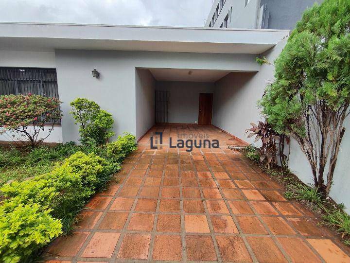 Casa para alugar com 3 quartos, 285m² - Foto 1