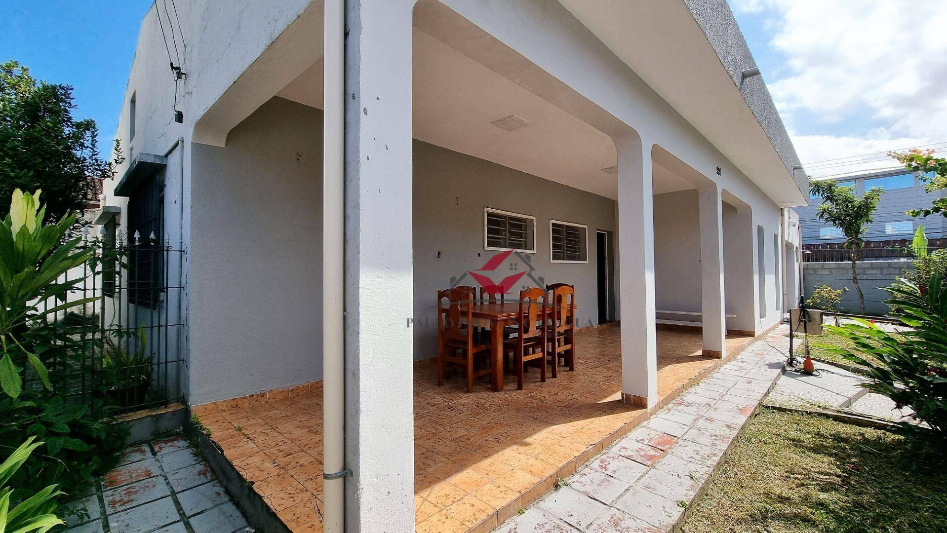 Casa à venda com 4 quartos, 194m² - Foto 2