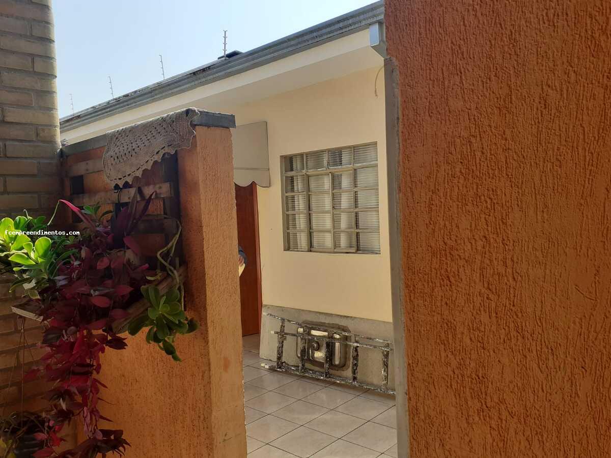 Casa à venda com 3 quartos, 250m² - Foto 10