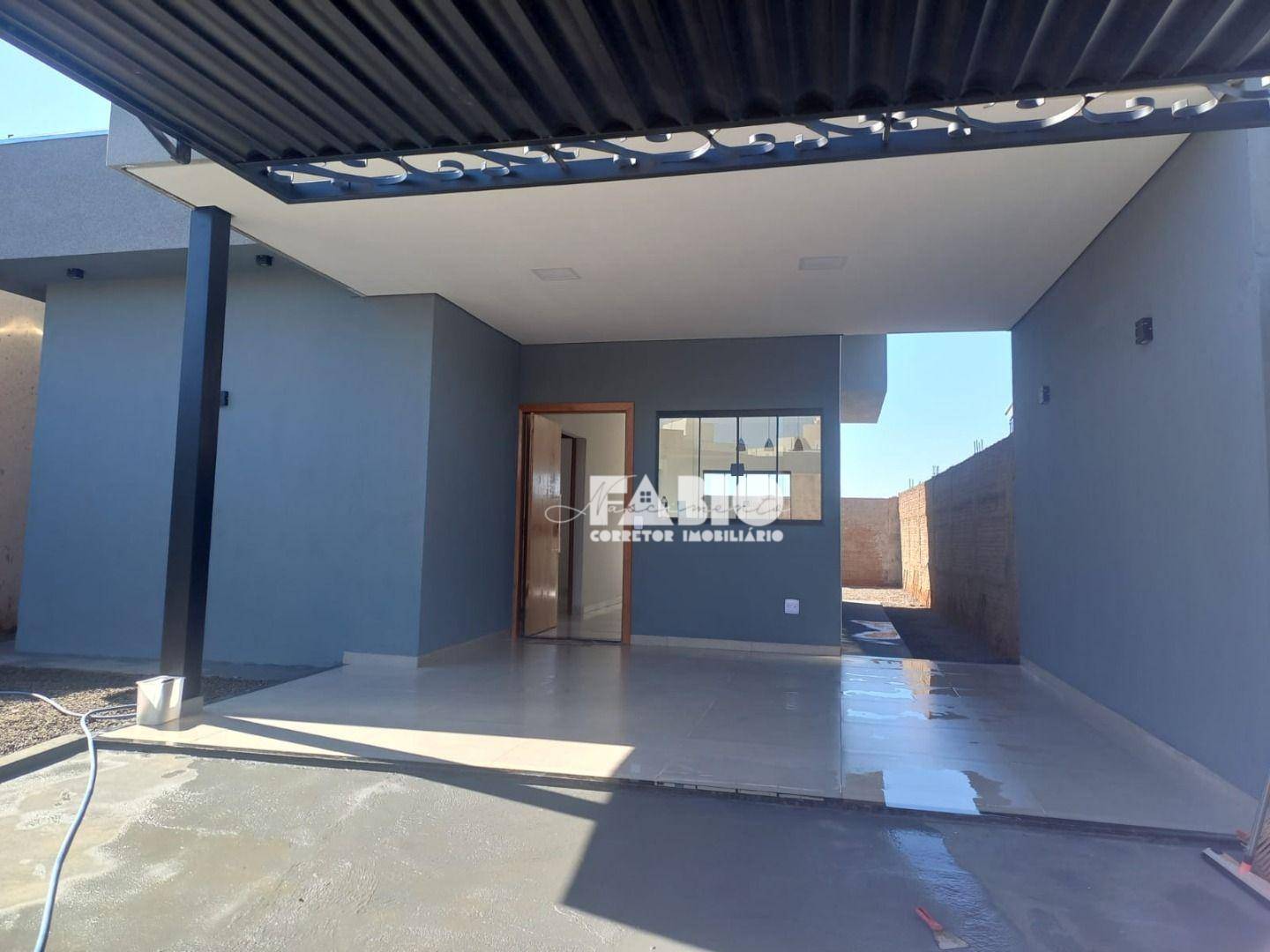 Casa à venda com 2 quartos, 72m² - Foto 3