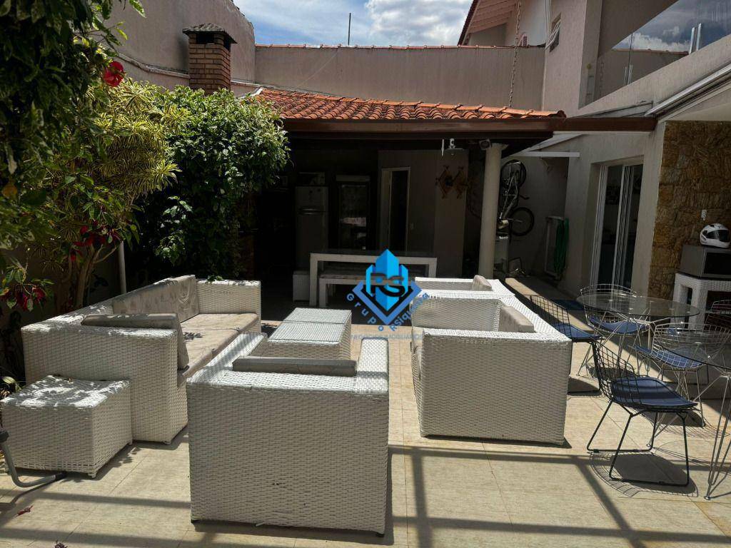 Sobrado à venda com 4 quartos, 350m² - Foto 2