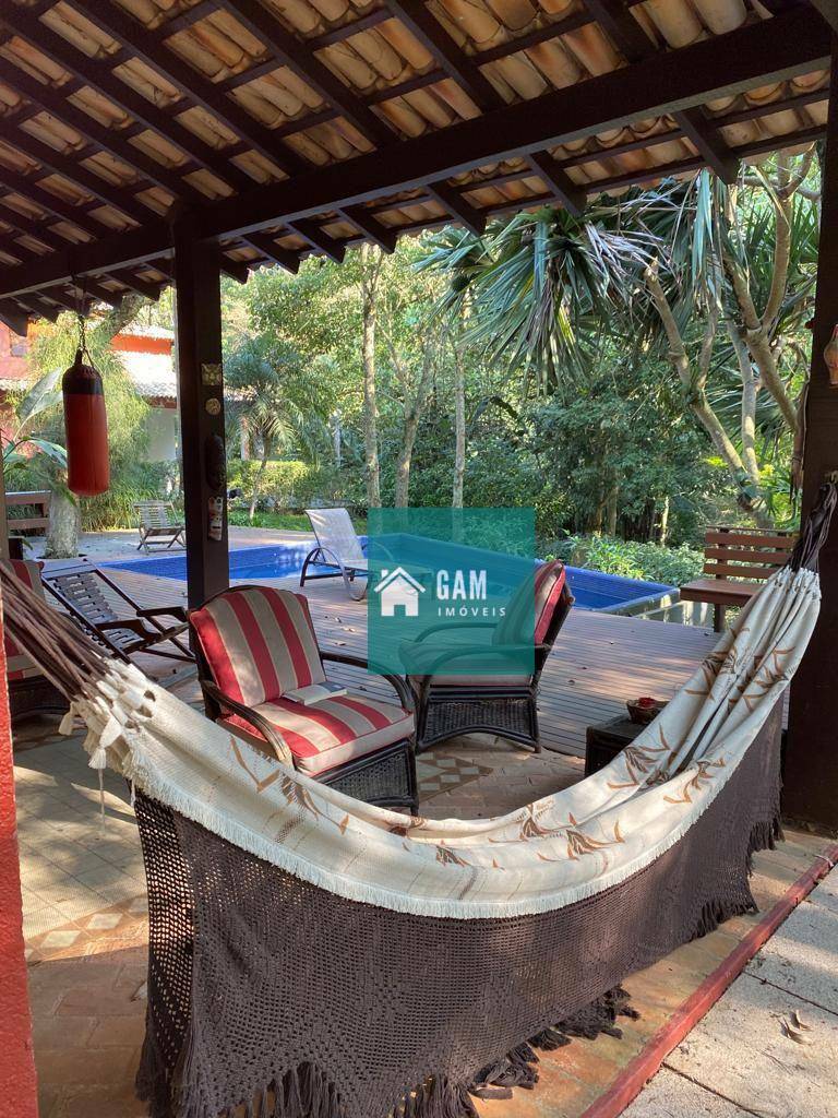 Casa de Condomínio para alugar com 3 quartos, 250m² - Foto 3
