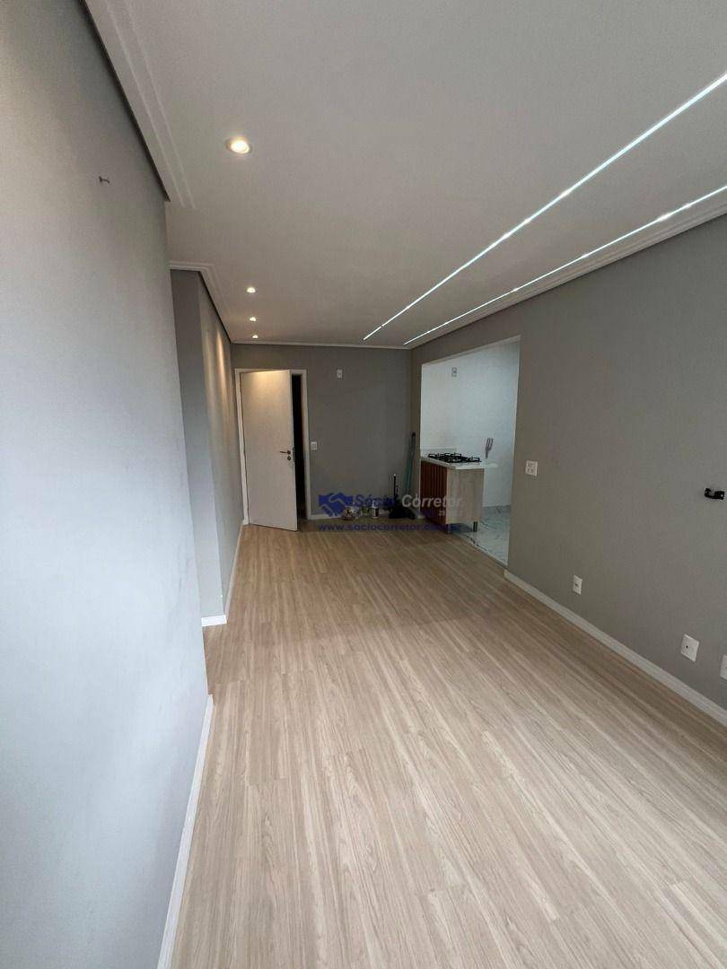 Apartamento à venda com 2 quartos, 60m² - Foto 7