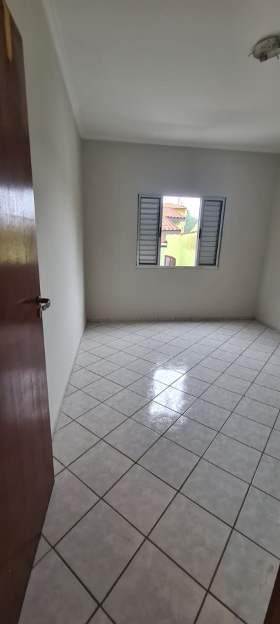 Sobrado à venda com 3 quartos, 248m² - Foto 3