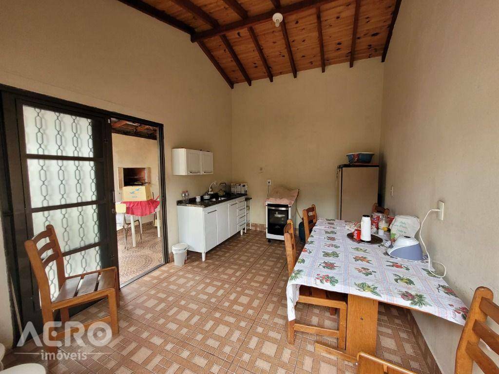 Casa à venda com 2 quartos, 69m² - Foto 4