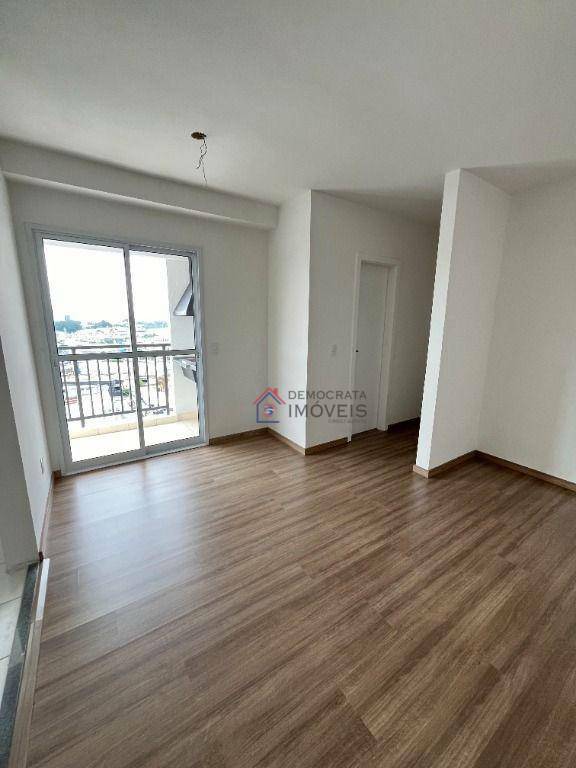 Apartamento à venda com 2 quartos, 57m² - Foto 2