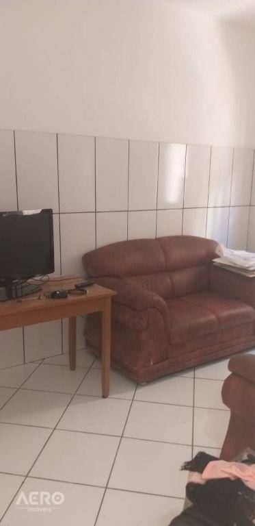 Casa à venda com 3 quartos, 177m² - Foto 5