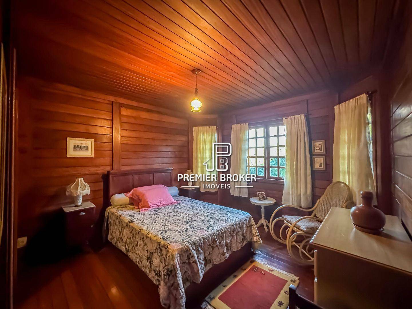 Casa de Condomínio à venda com 4 quartos, 230m² - Foto 19
