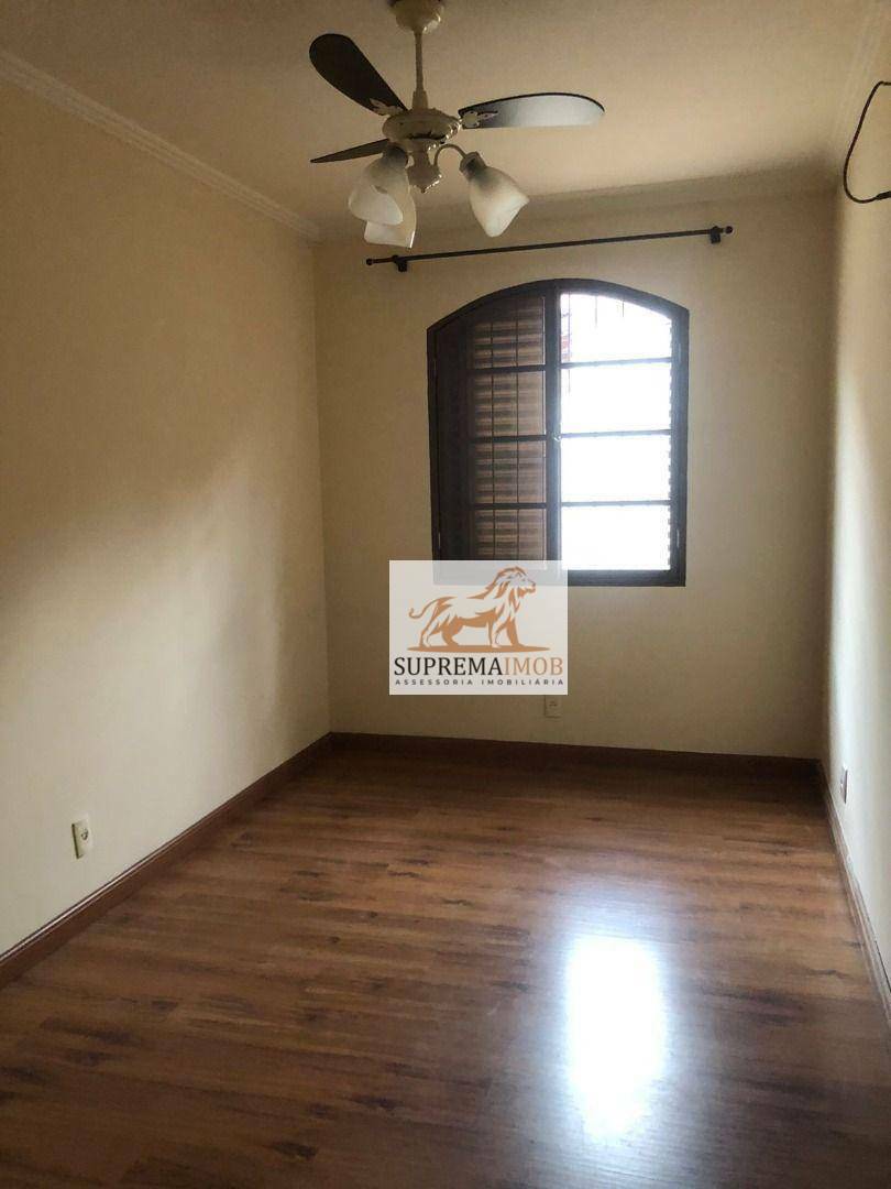 Casa à venda com 4 quartos, 179m² - Foto 17