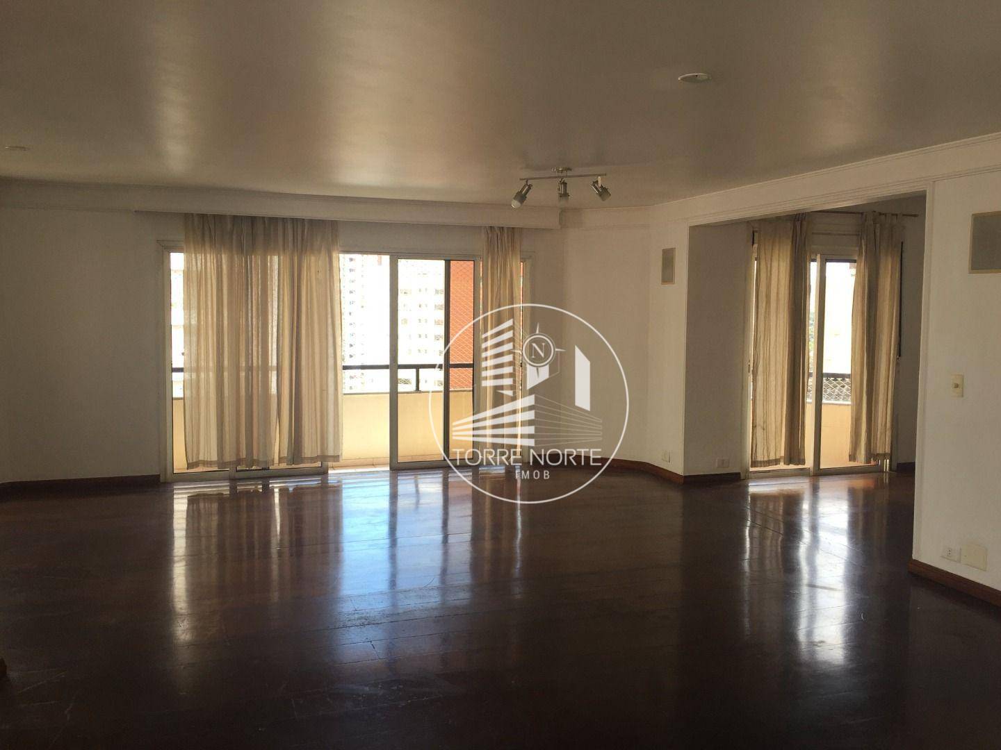 Apartamento para alugar com 3 quartos, 204m² - Foto 1