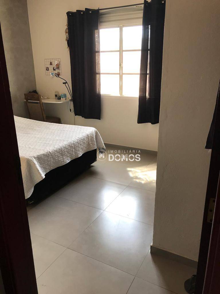 Casa à venda com 4 quartos, 200m² - Foto 7