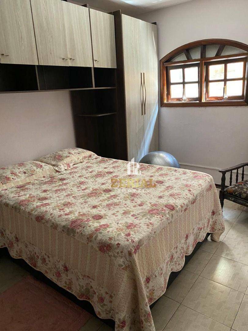 Sobrado à venda com 3 quartos, 200m² - Foto 2