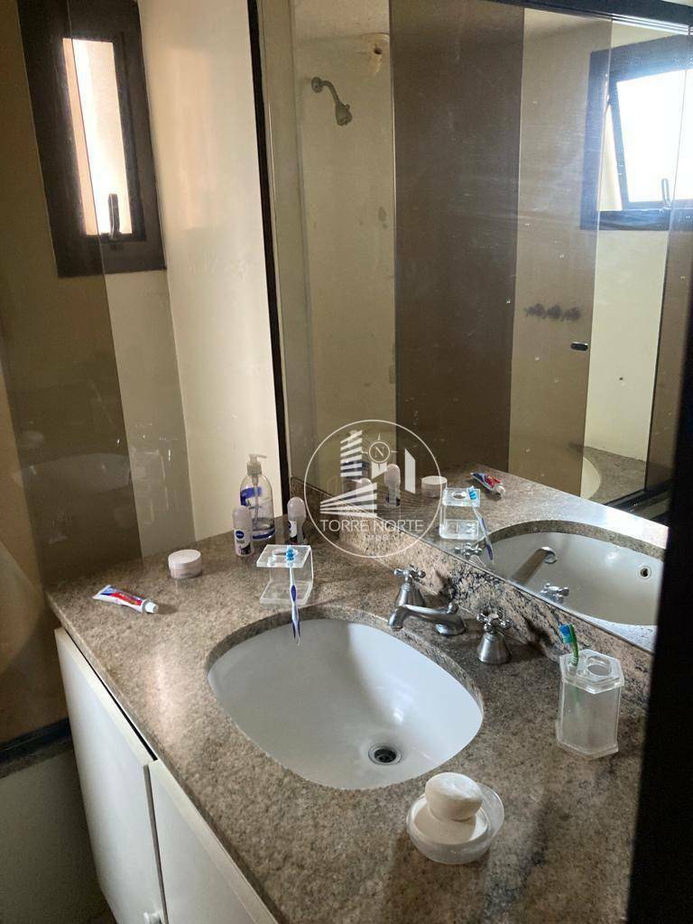 Apartamento à venda com 4 quartos, 194m² - Foto 20