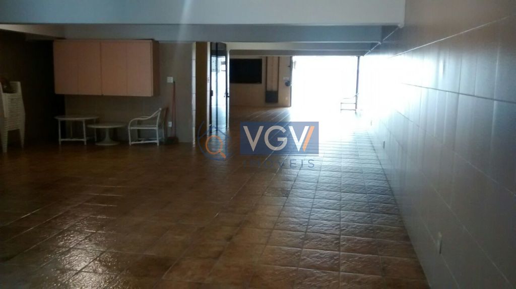 Casa à venda e aluguel com 3 quartos, 741m² - Foto 8