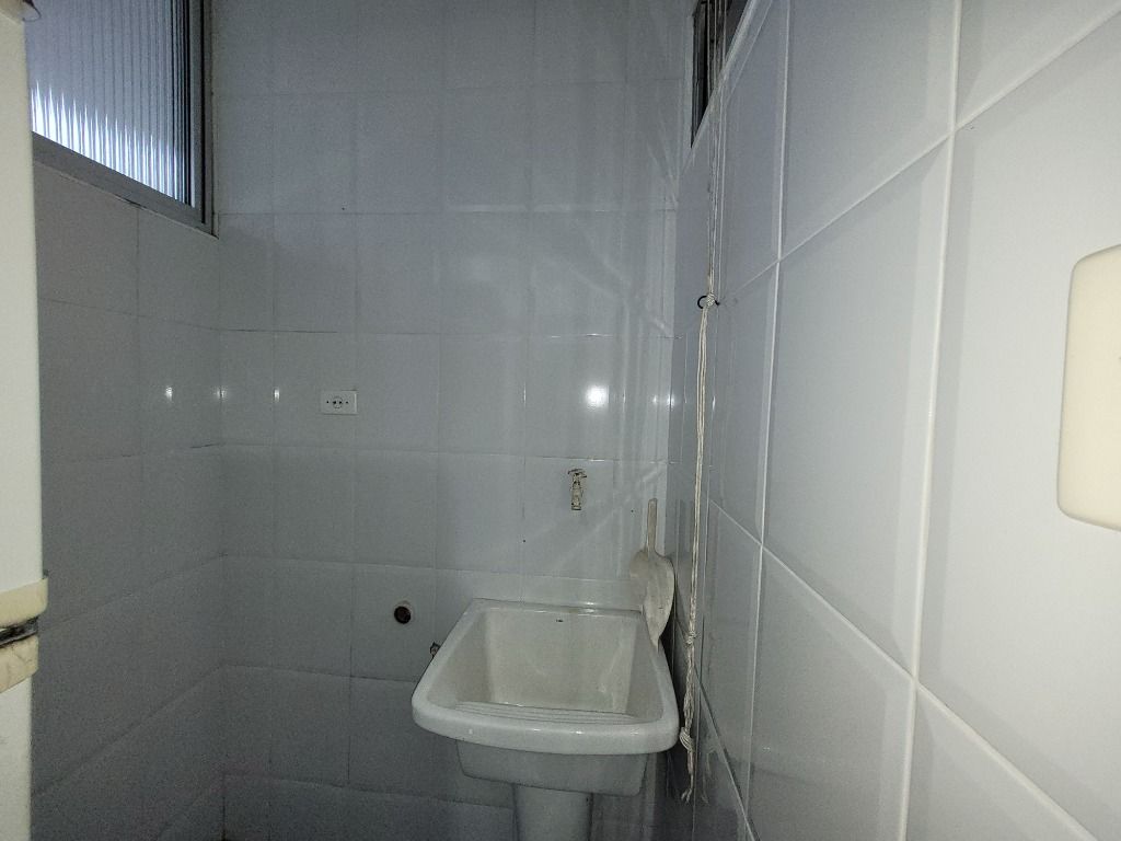 Apartamento à venda com 2 quartos, 60m² - Foto 11