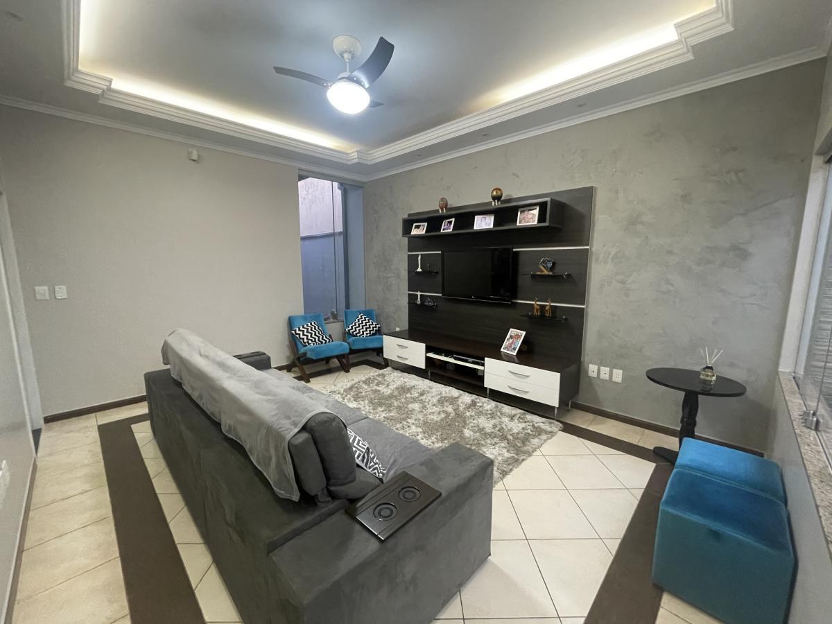 Casa à venda com 3 quartos, 208m² - Foto 9