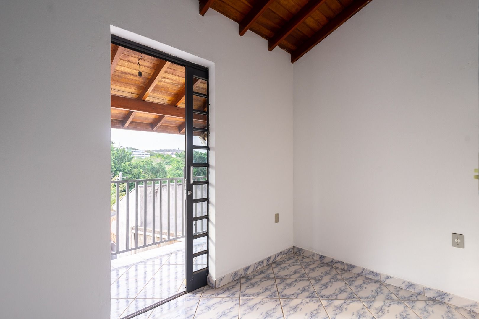 Casa à venda com 4 quartos, 265m² - Foto 7