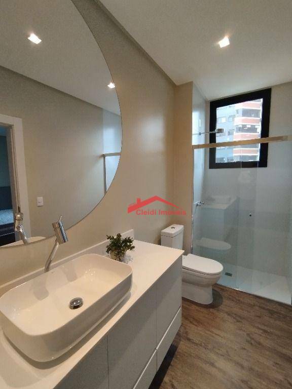 Apartamento à venda com 4 quartos, 276m² - Foto 18