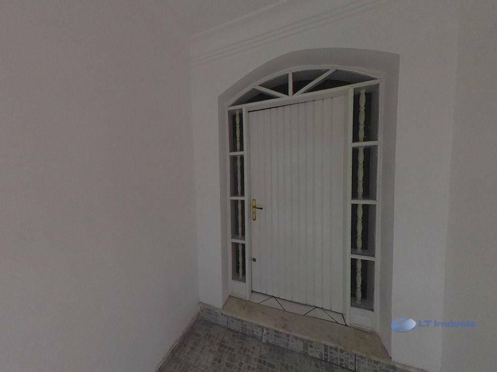 Casa para alugar com 3 quartos, 112m² - Foto 2