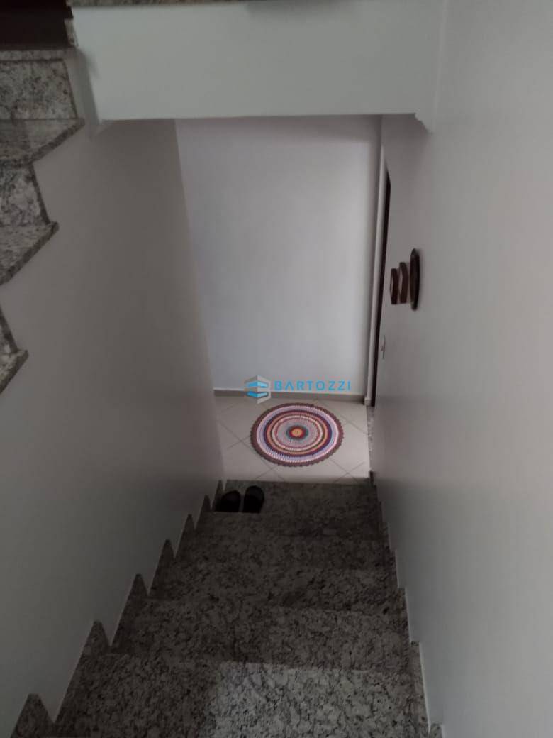 Sobrado à venda com 3 quartos, 198m² - Foto 4