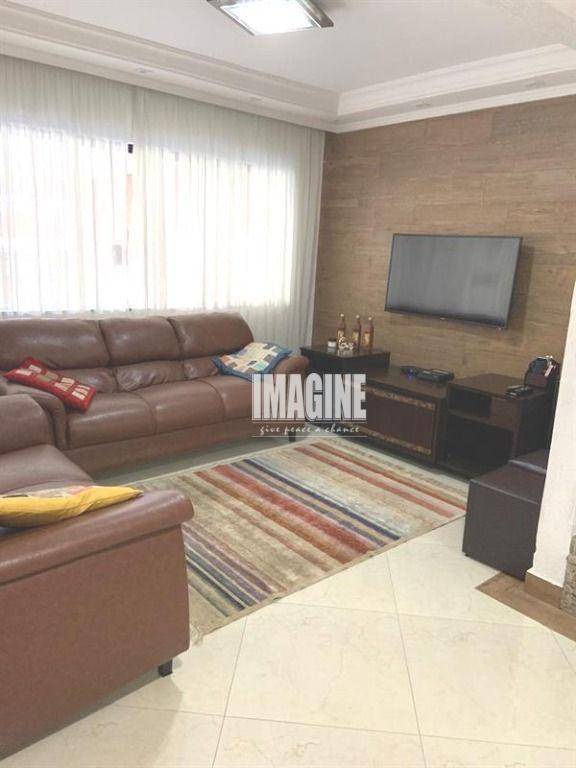 Sobrado à venda com 2 quartos, 120m² - Foto 1