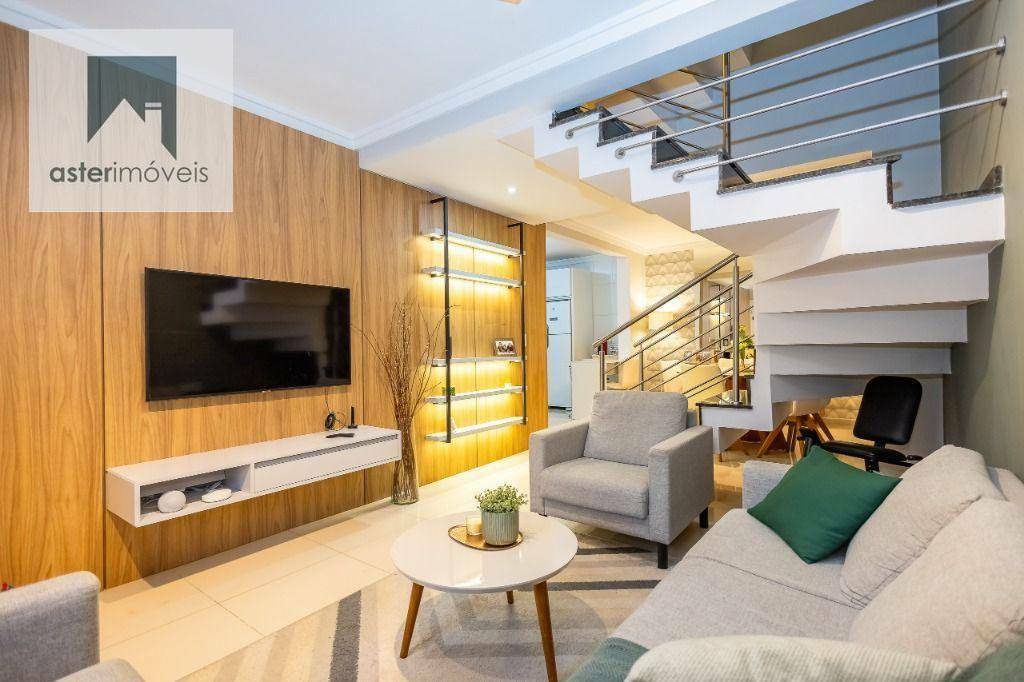 Sobrado à venda com 3 quartos, 205m² - Foto 1