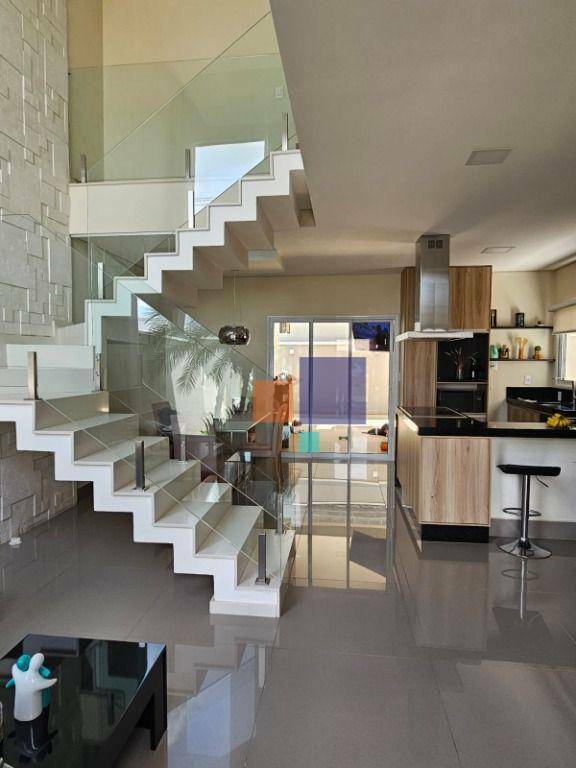 Casa de Condomínio à venda com 3 quartos, 150m² - Foto 2