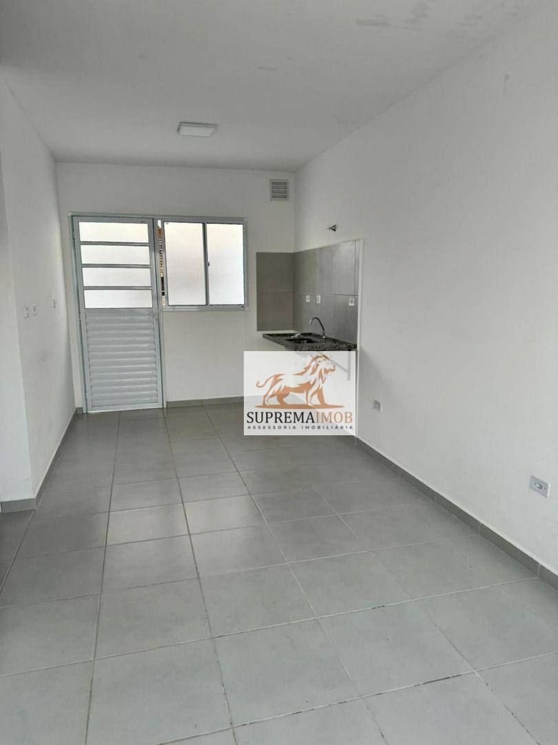 Casa à venda com 2 quartos, 70m² - Foto 2