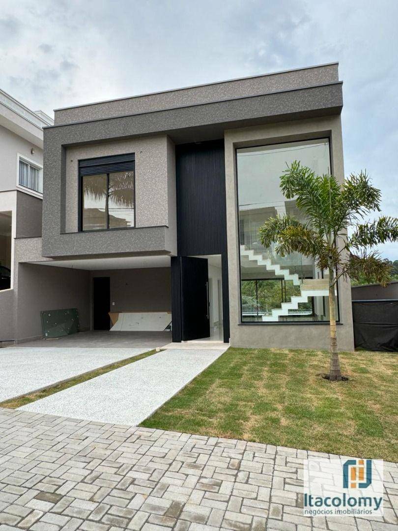 Casa de Condomínio à venda com 4 quartos, 306m² - Foto 1