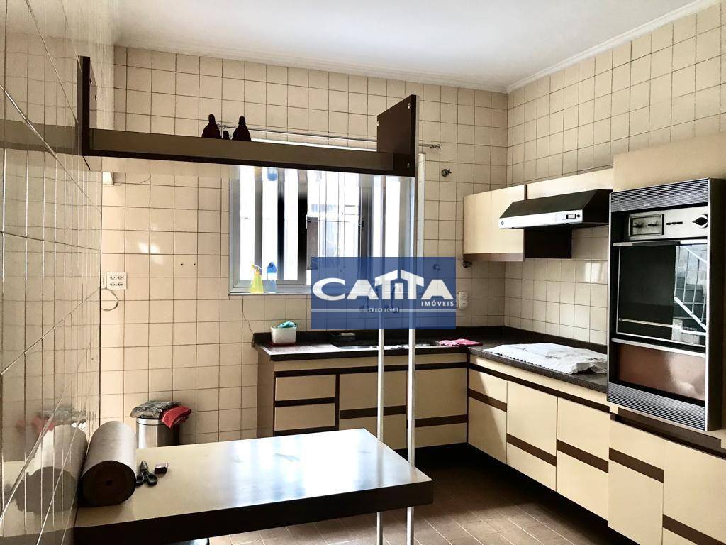 Casa à venda e aluguel com 4 quartos, 300m² - Foto 18