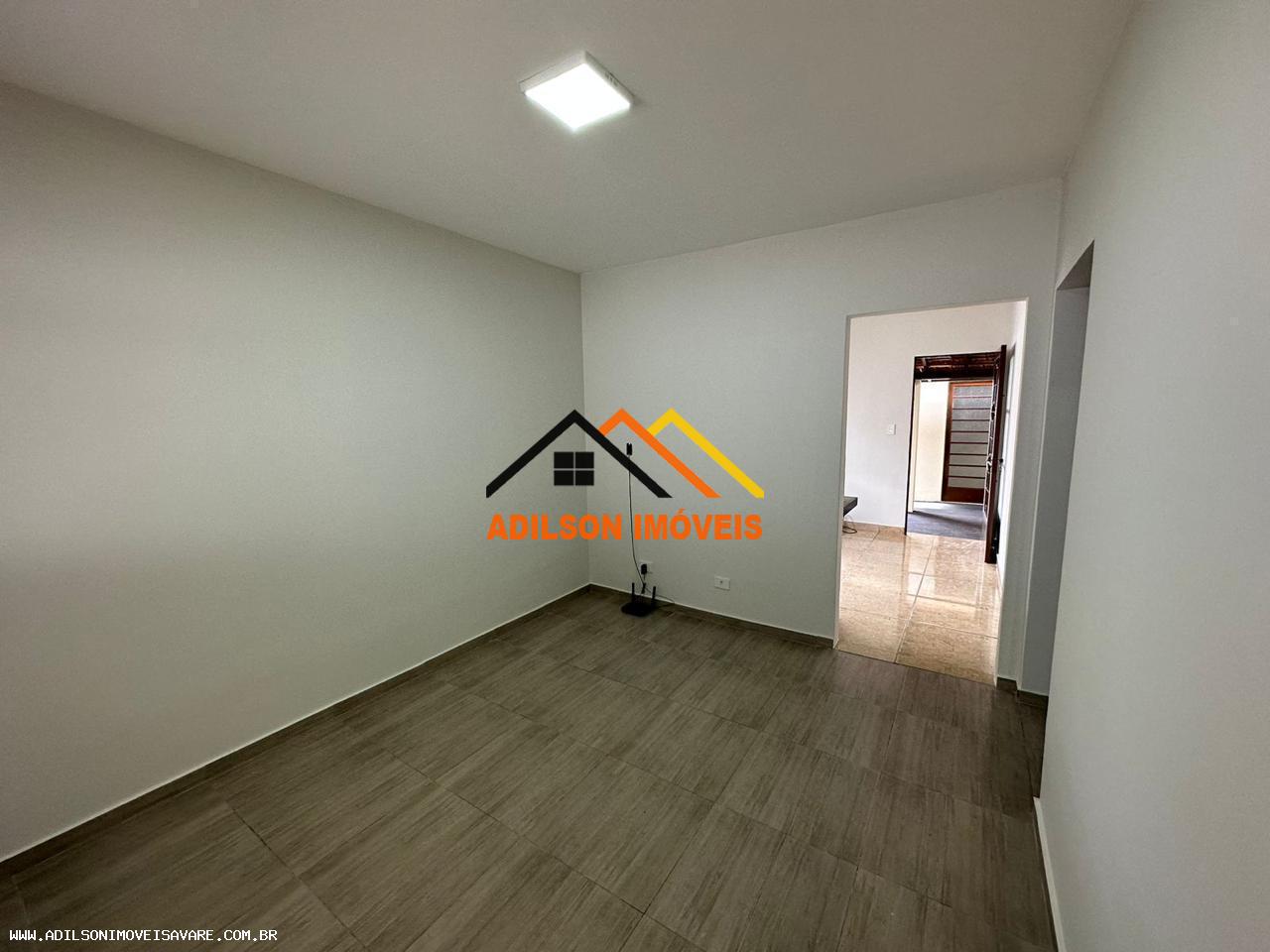 Casa para alugar com 2 quartos, 300m² - Foto 8