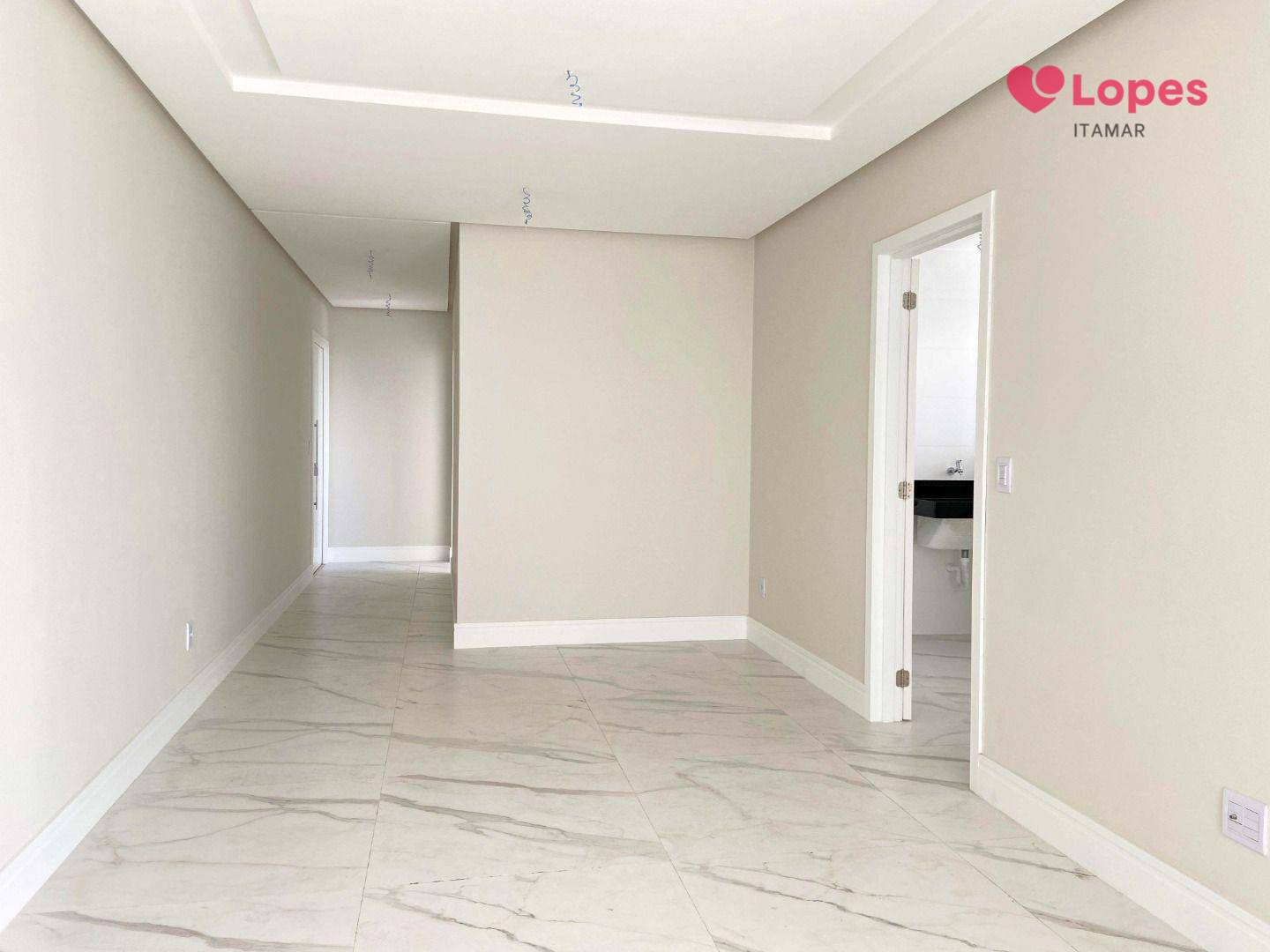 Apartamento à venda com 3 quartos, 115m² - Foto 1