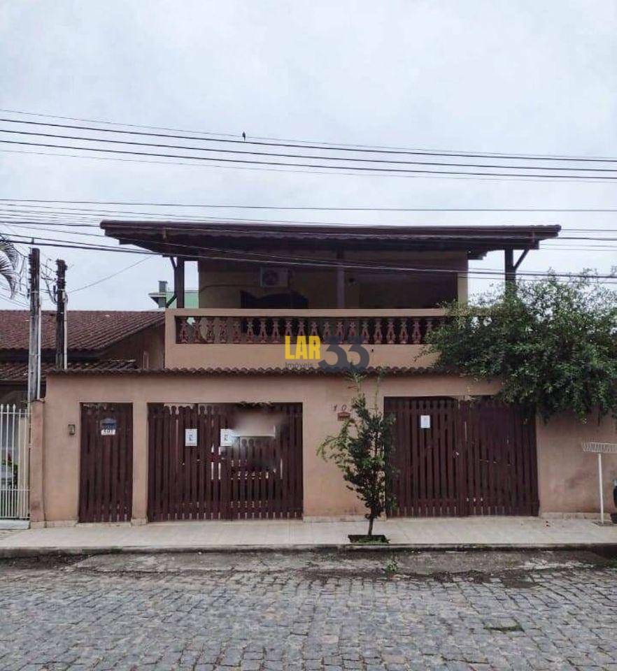 Casa à venda com 3 quartos, 300M2 - Foto 1