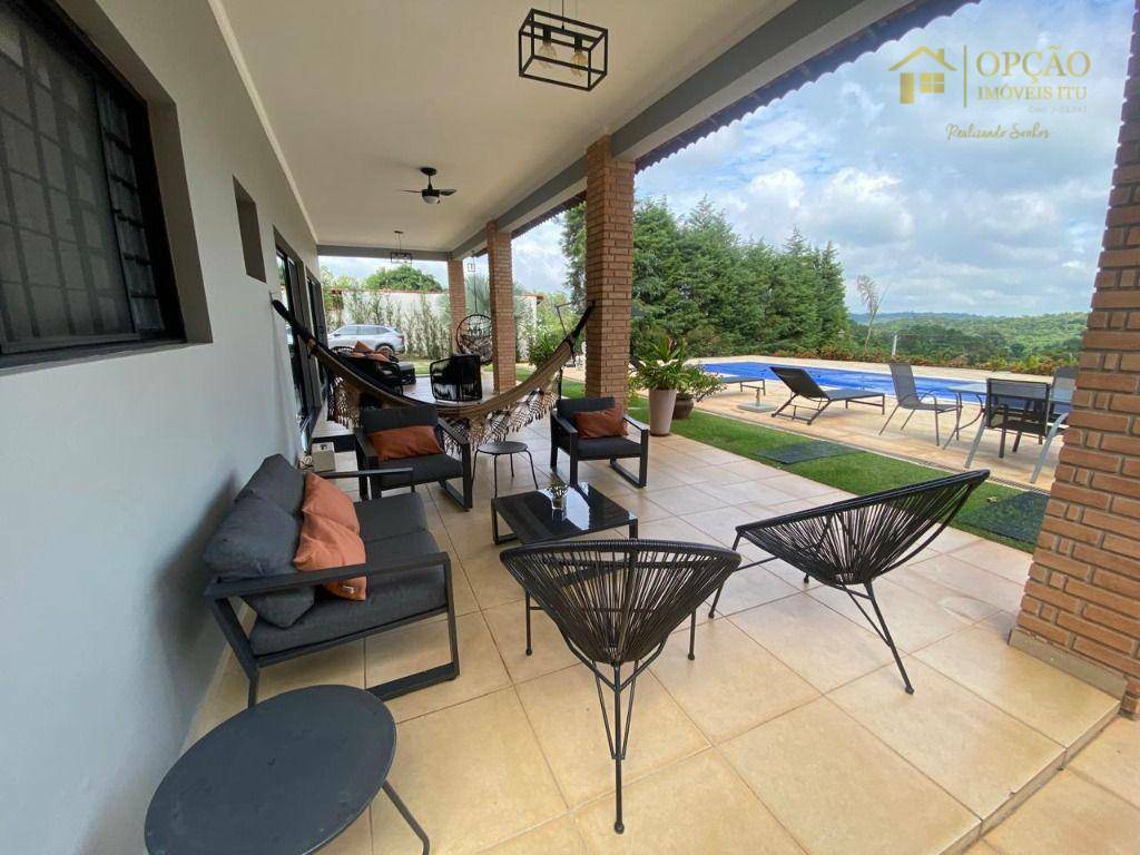 Chácara, 4 quartos, 2409 m² - Foto 1