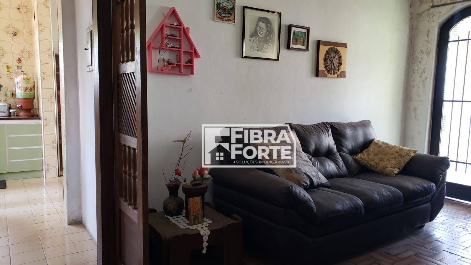 Casa à venda com 3 quartos, 149m² - Foto 1