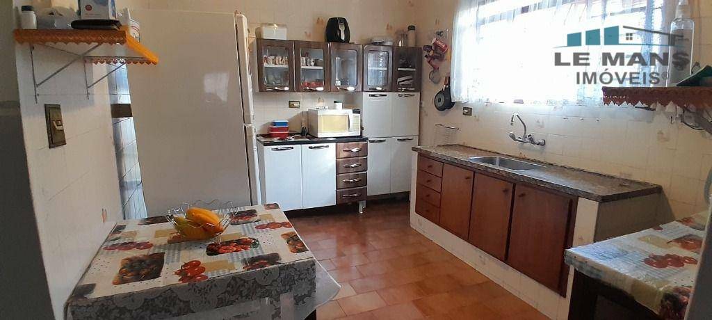 Casa à venda com 5 quartos, 172m² - Foto 22