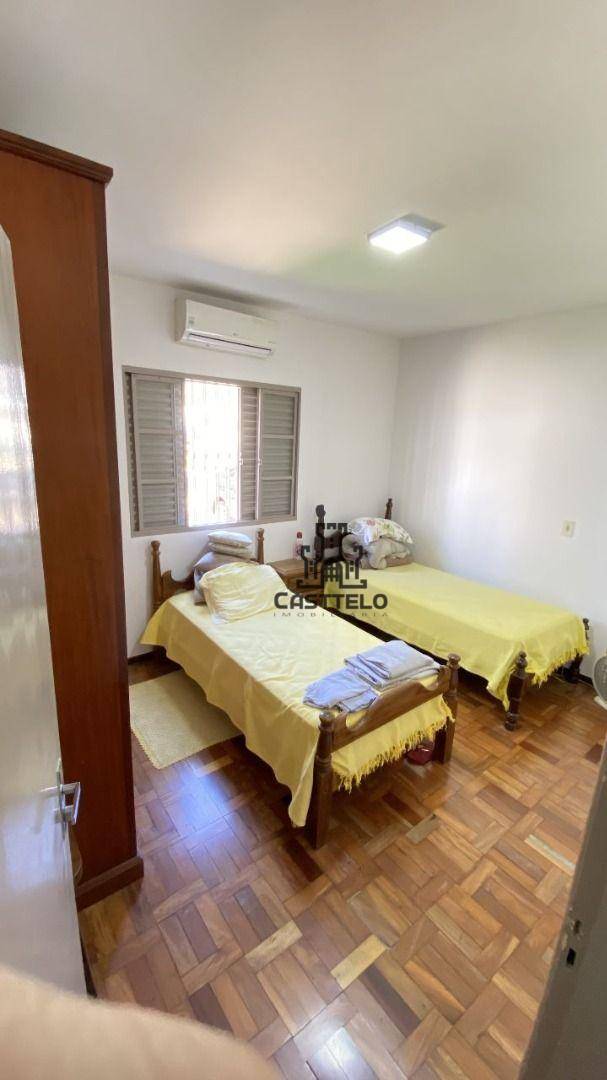 Casa à venda com 3 quartos, 194m² - Foto 15