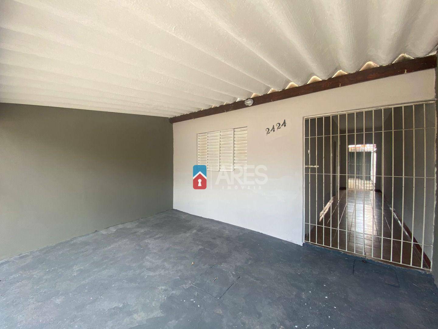 Casa à venda com 2 quartos, 88m² - Foto 2